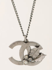 2005 Rhinestone Leaf CC Mark Plate Necklace in Gunmetal