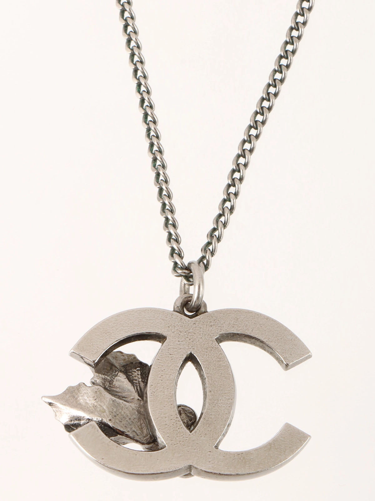 2005 Rhinestone Leaf CC Mark Plate Necklace in Gunmetal