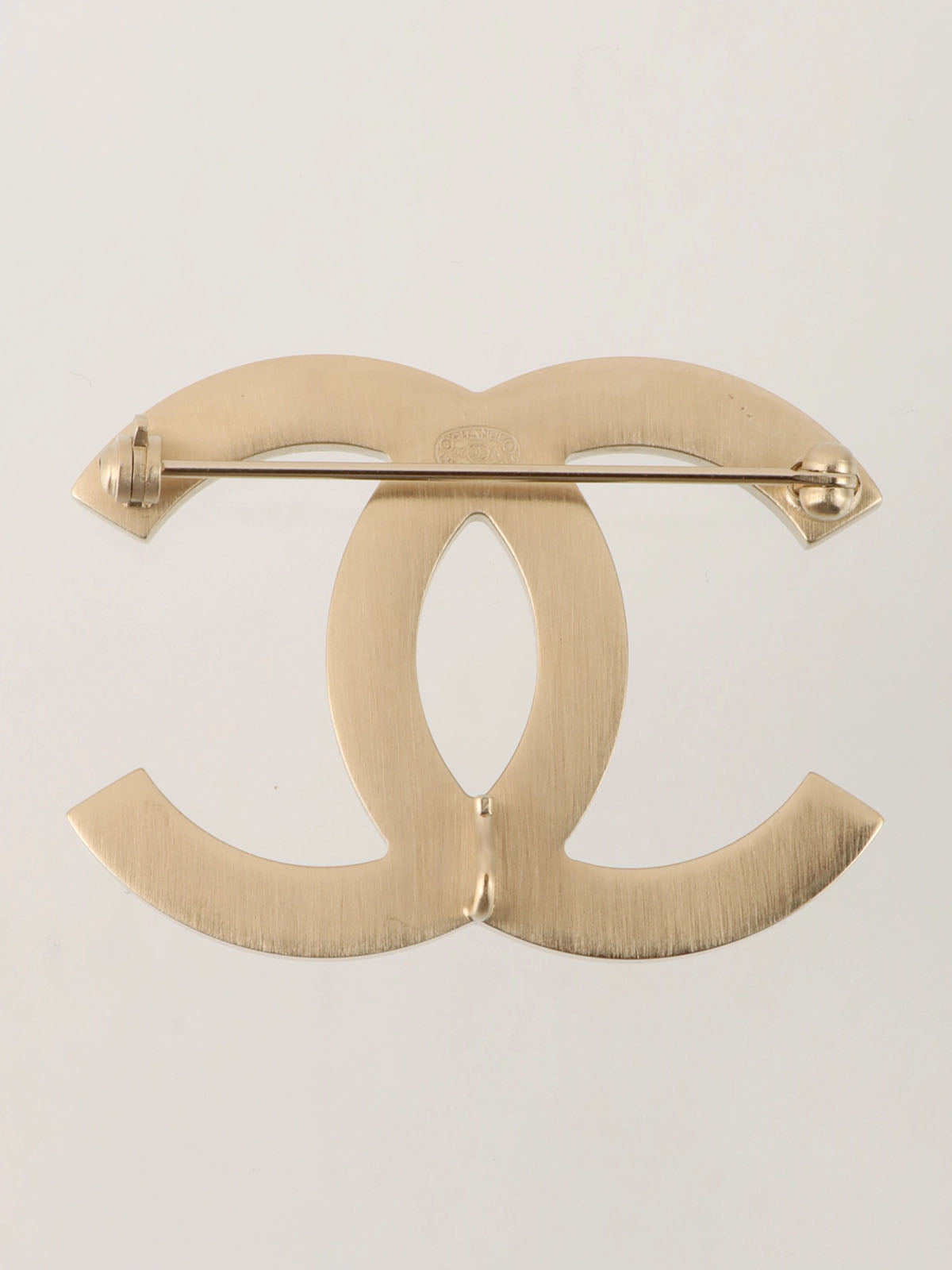 2006年製　レースCCマークブローチ　ゴールド／ブラック