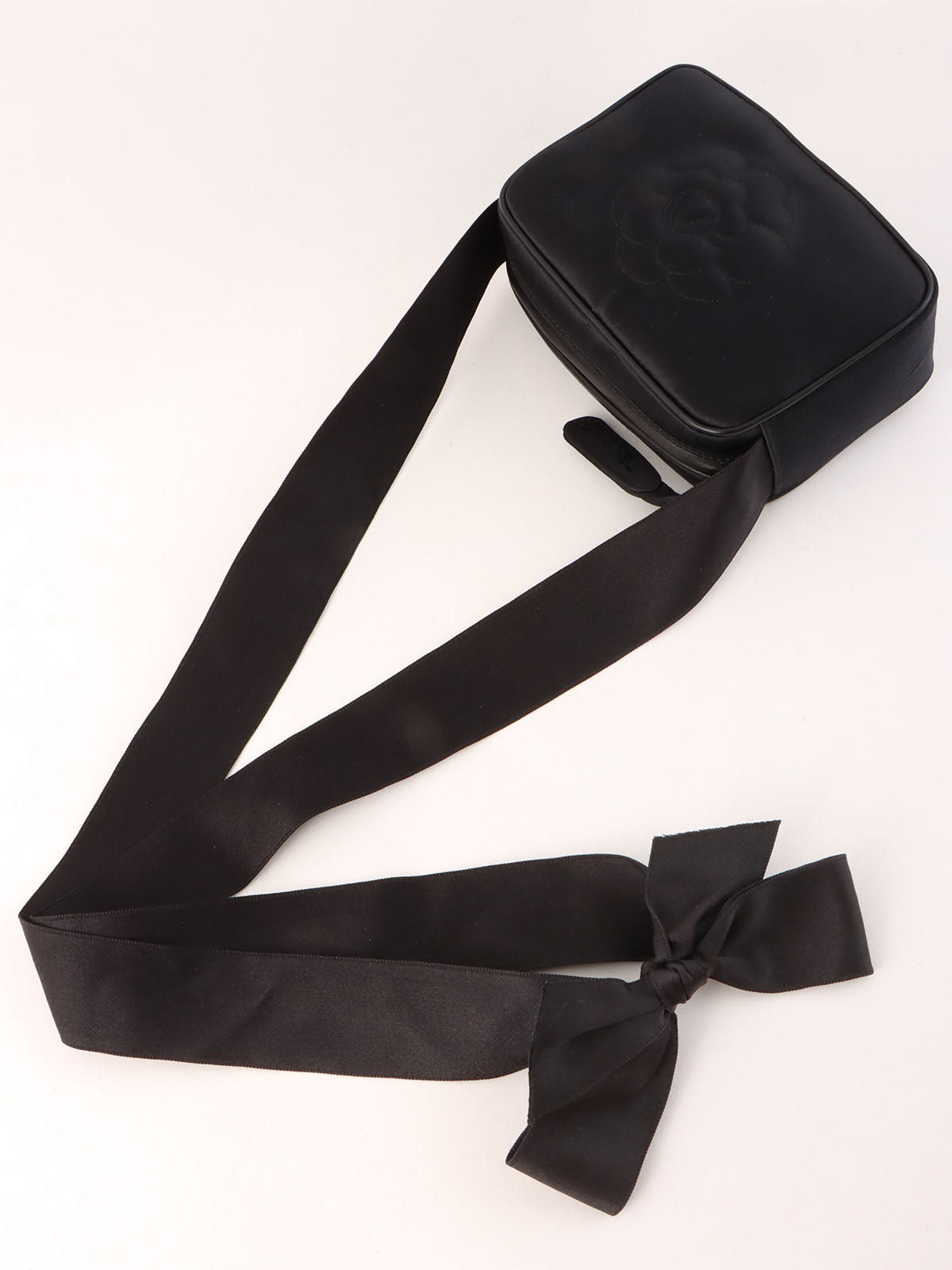 1997年頃製 シルクサテンカメリアステッチリボンショルダーバック ブラック