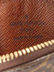 2005 年帆布花押字 Porte Monnaie 长棕色