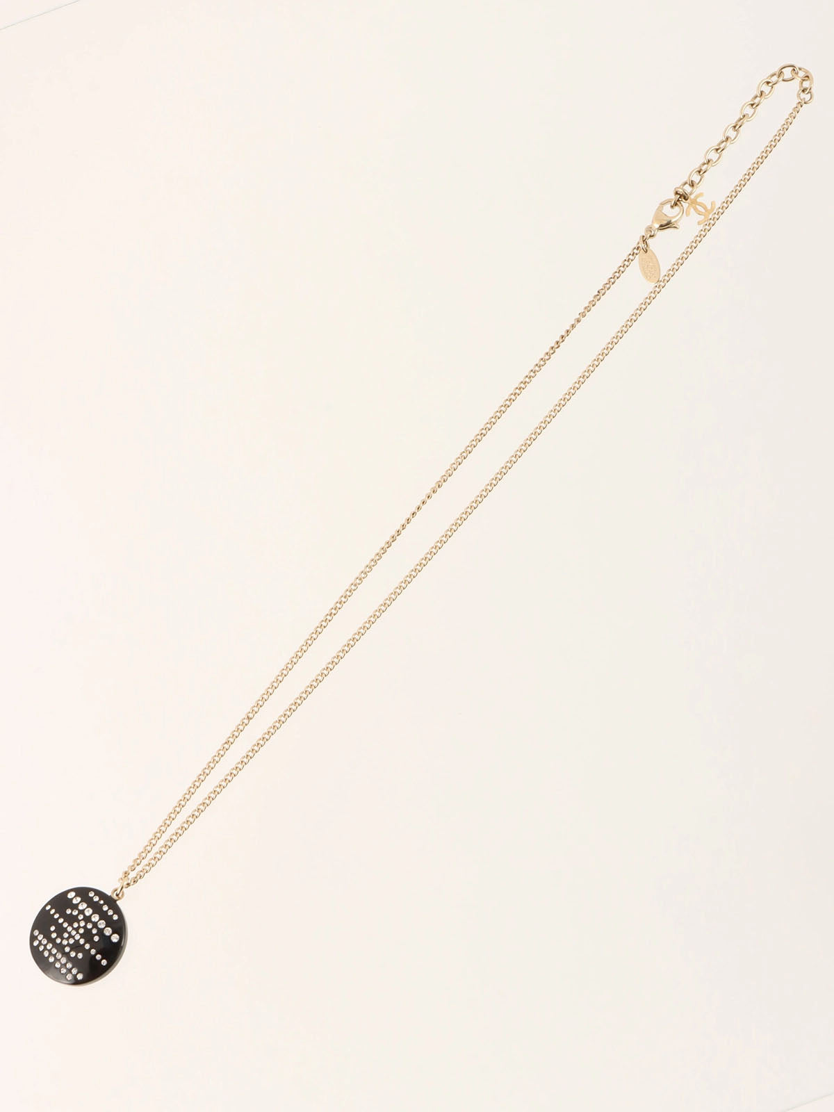 2009年製　ラインストーンラウンドCCマークデザインネックレス　ゴールド／ブラック