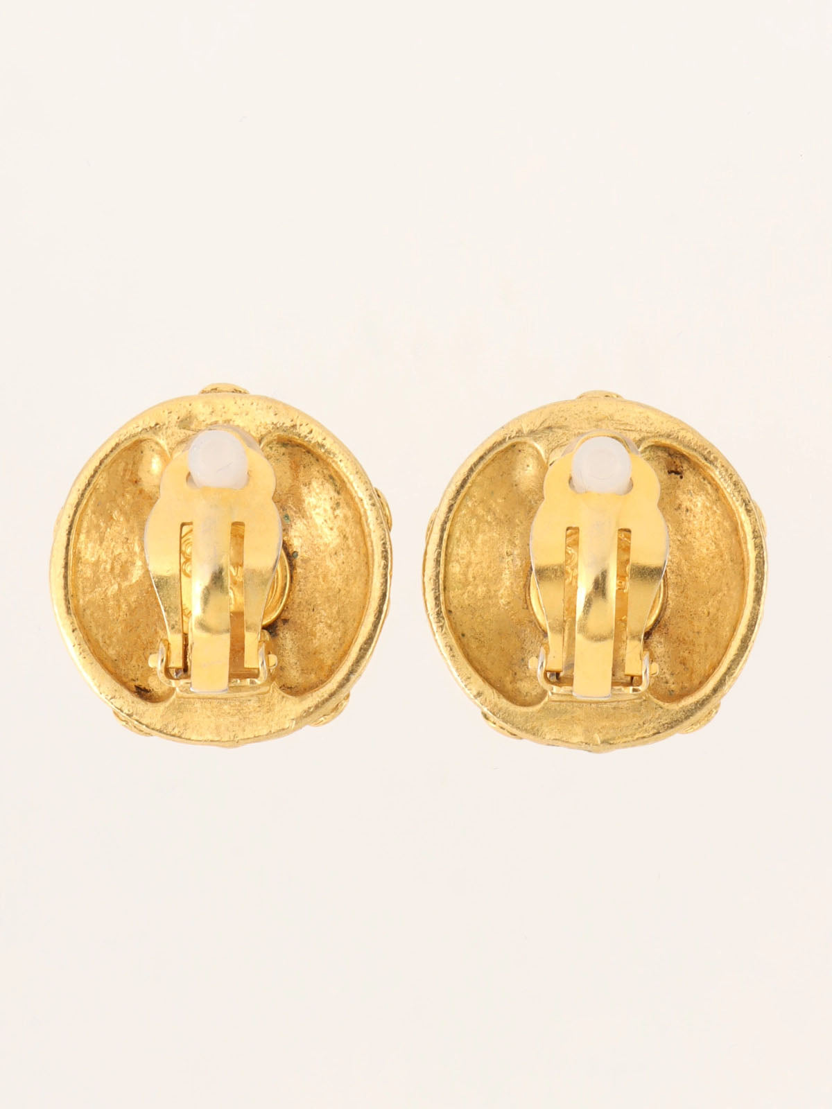Round CC Mark Design Earrings Gold