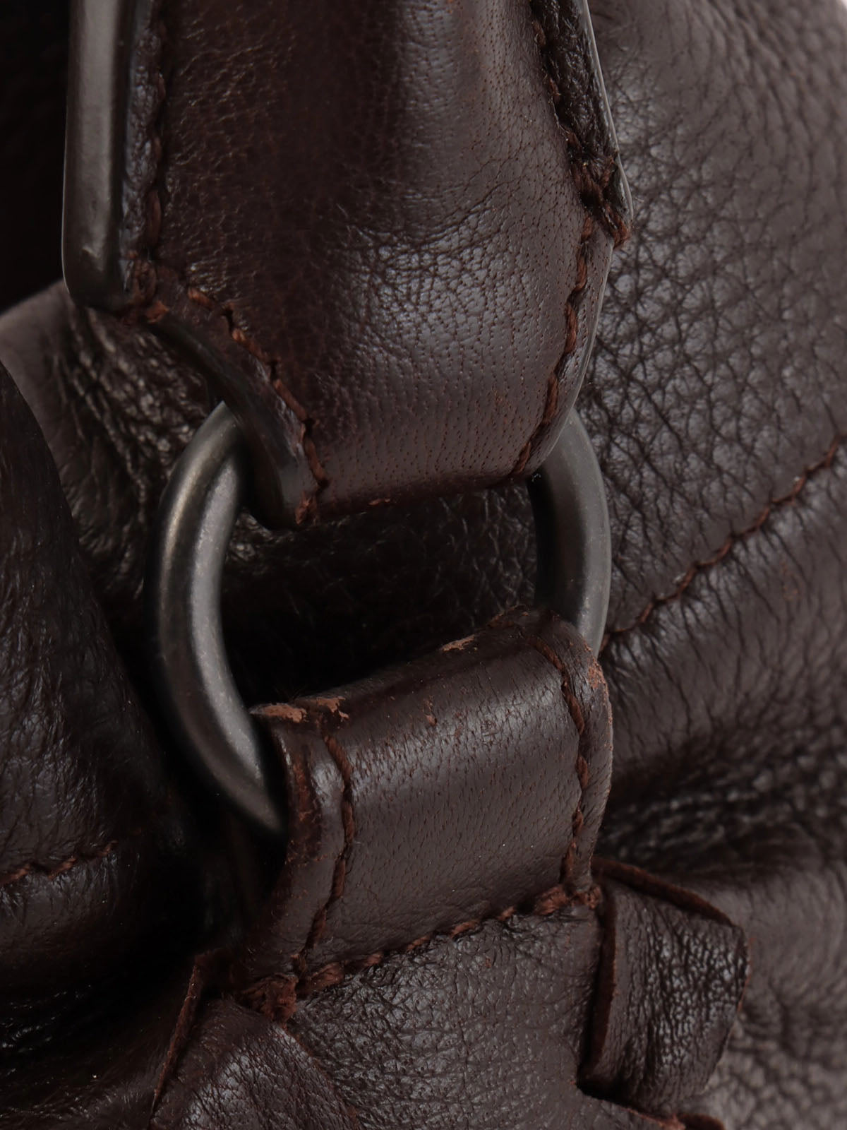 棕色编织抽绳手提包