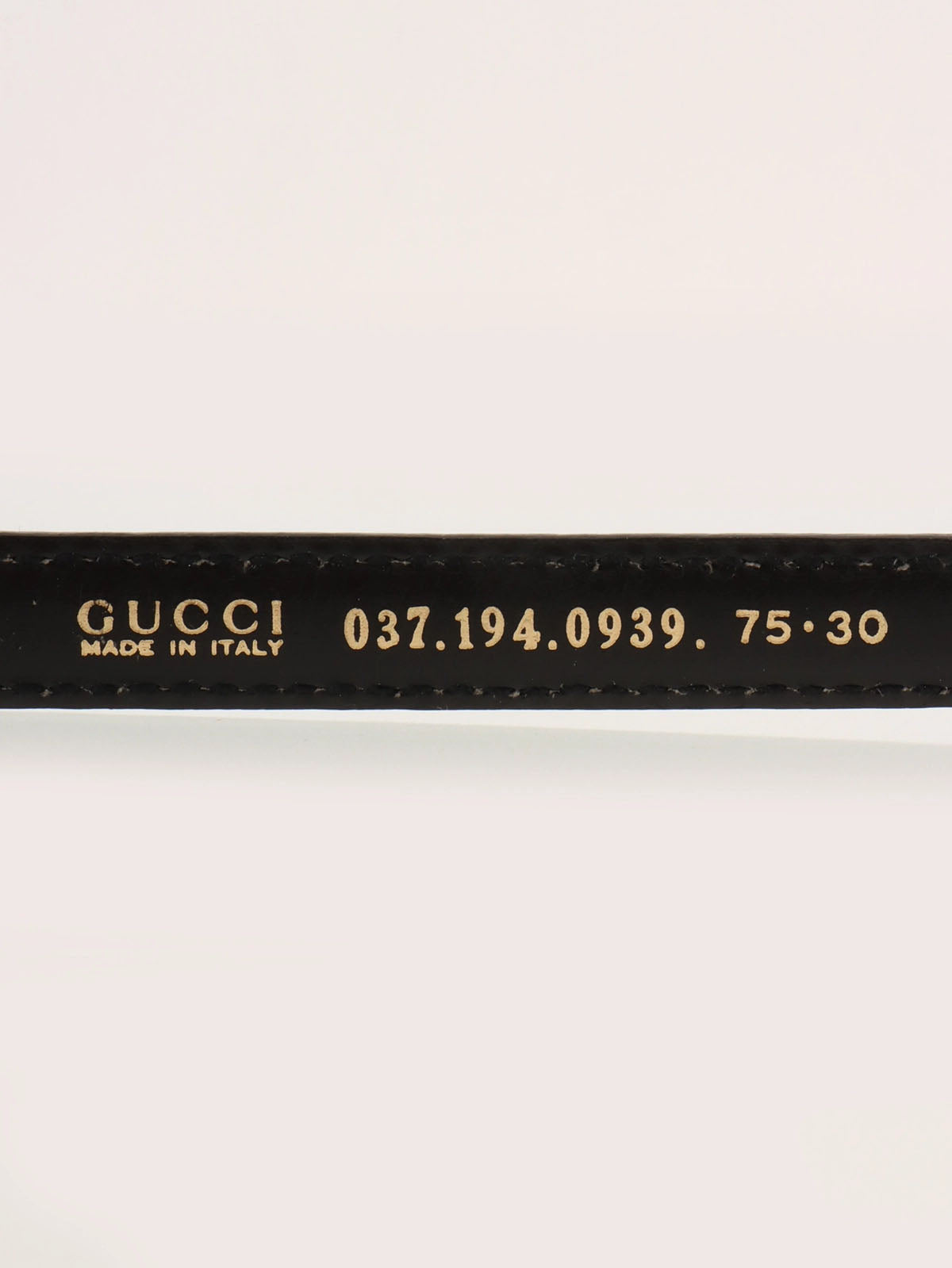 Leather logo buckle belt in black/gold