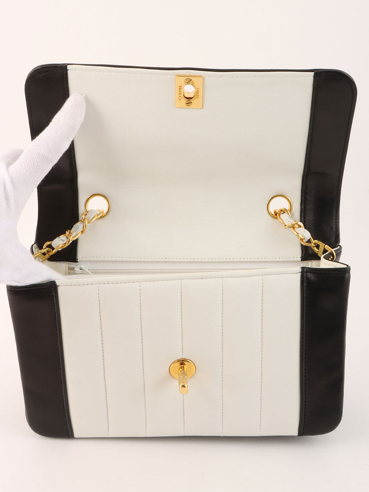 Mademoiselle Stitch Bicolor CC Turnlock Chain Shoulder Bag, White/Black, circa 1992