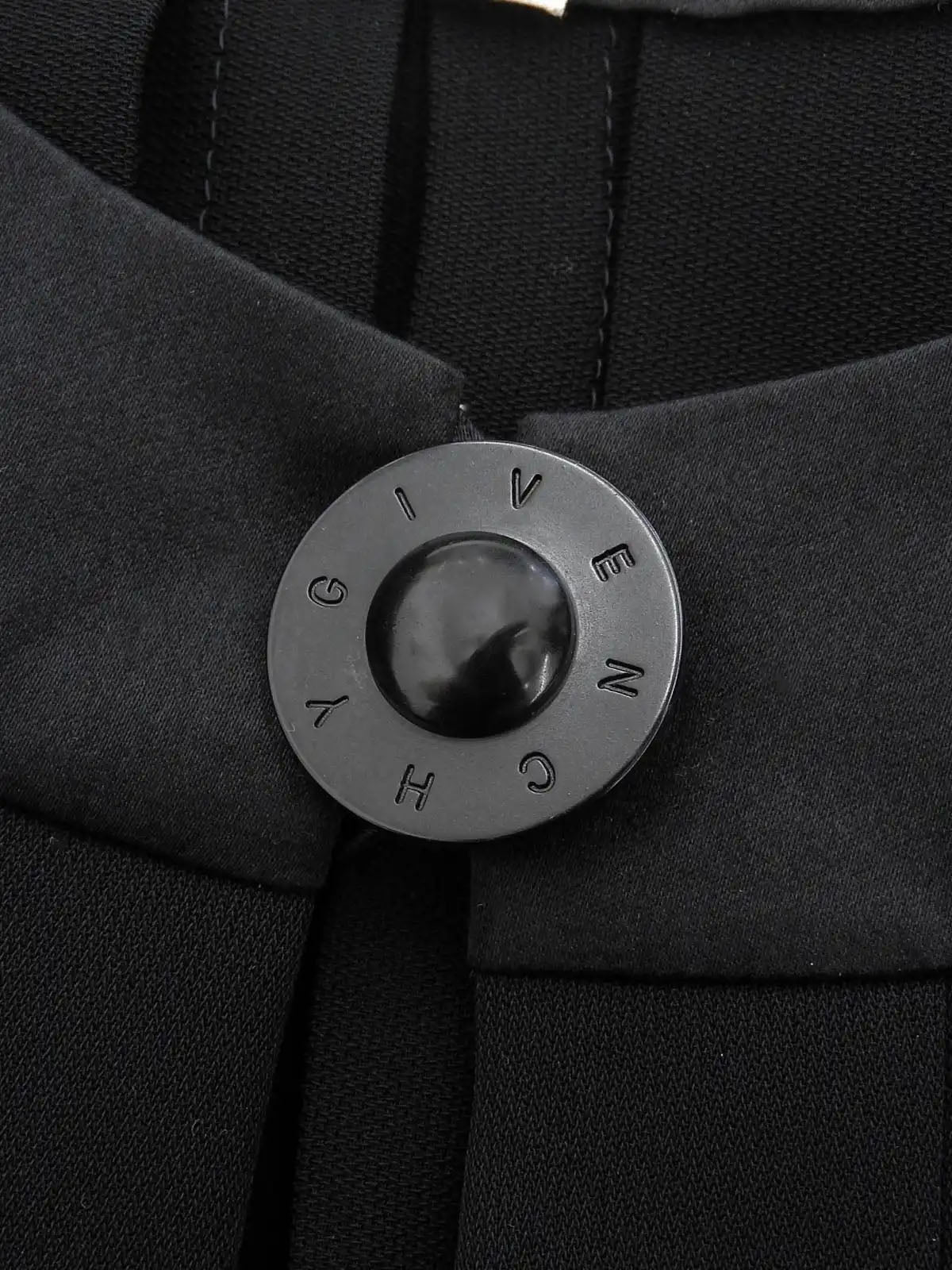 Logo Button Set Black