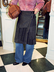 Wool check pattern skirt in gray/black