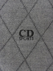 ダイヤパターンロゴ刺繍ニットセーター　グレー