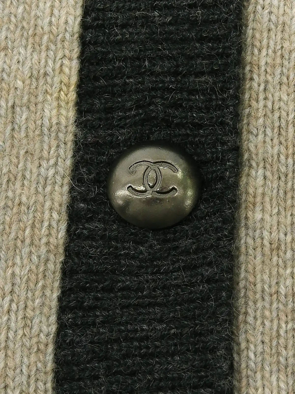 1997 Cashmere CC Mark Button Knit Ensemble in Beige/Black