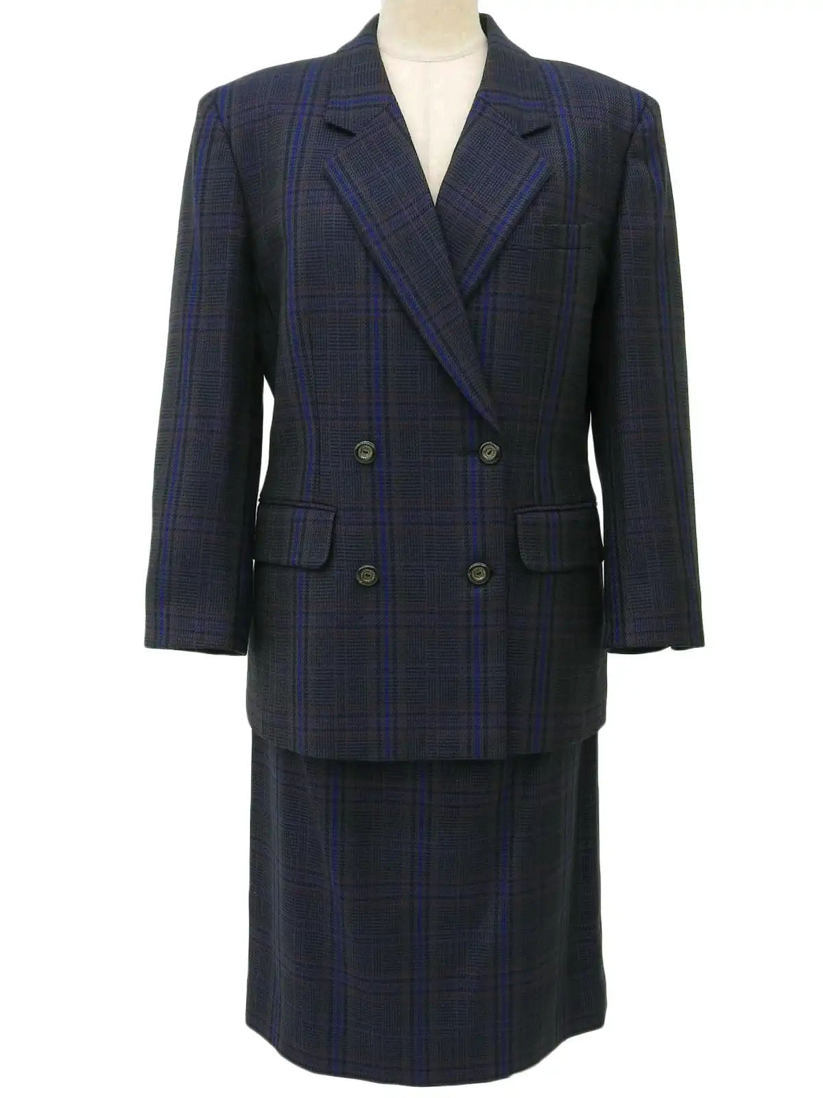 Check Pattern Design Button Set Up in Navy/Multi