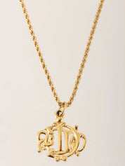 Emblem logo plate necklace gold