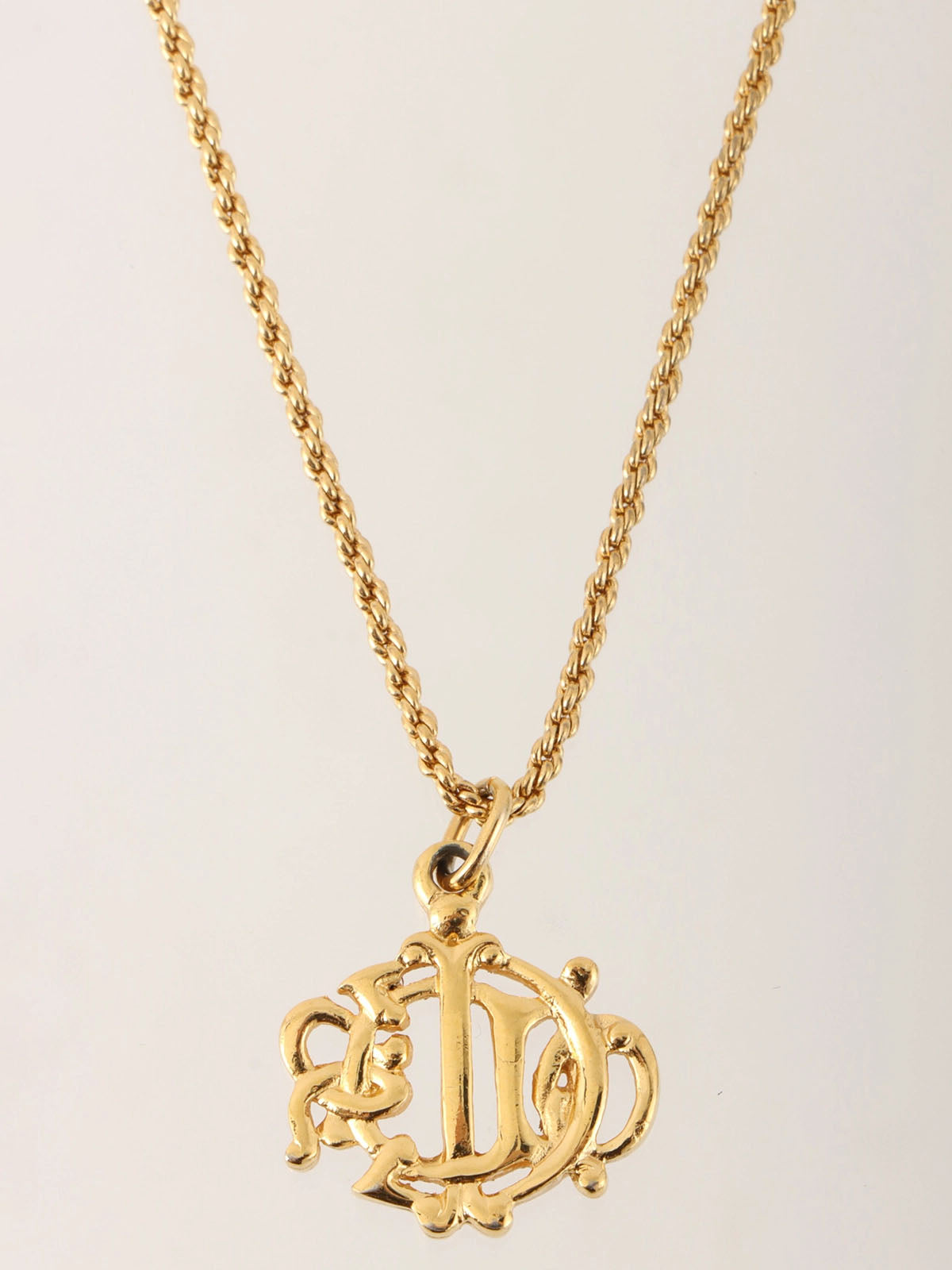 エンブレムロゴプレートネックレス ゴールド