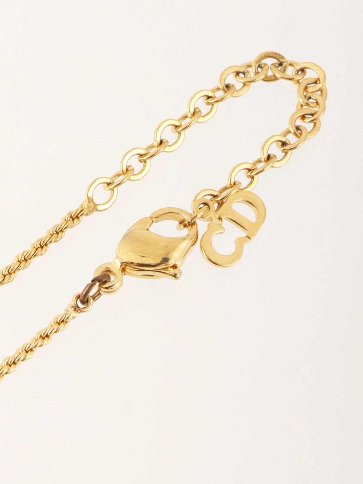 Emblem logo plate necklace gold