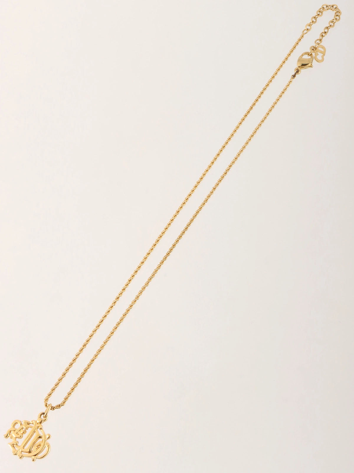 エンブレムロゴプレートネックレス ゴールド