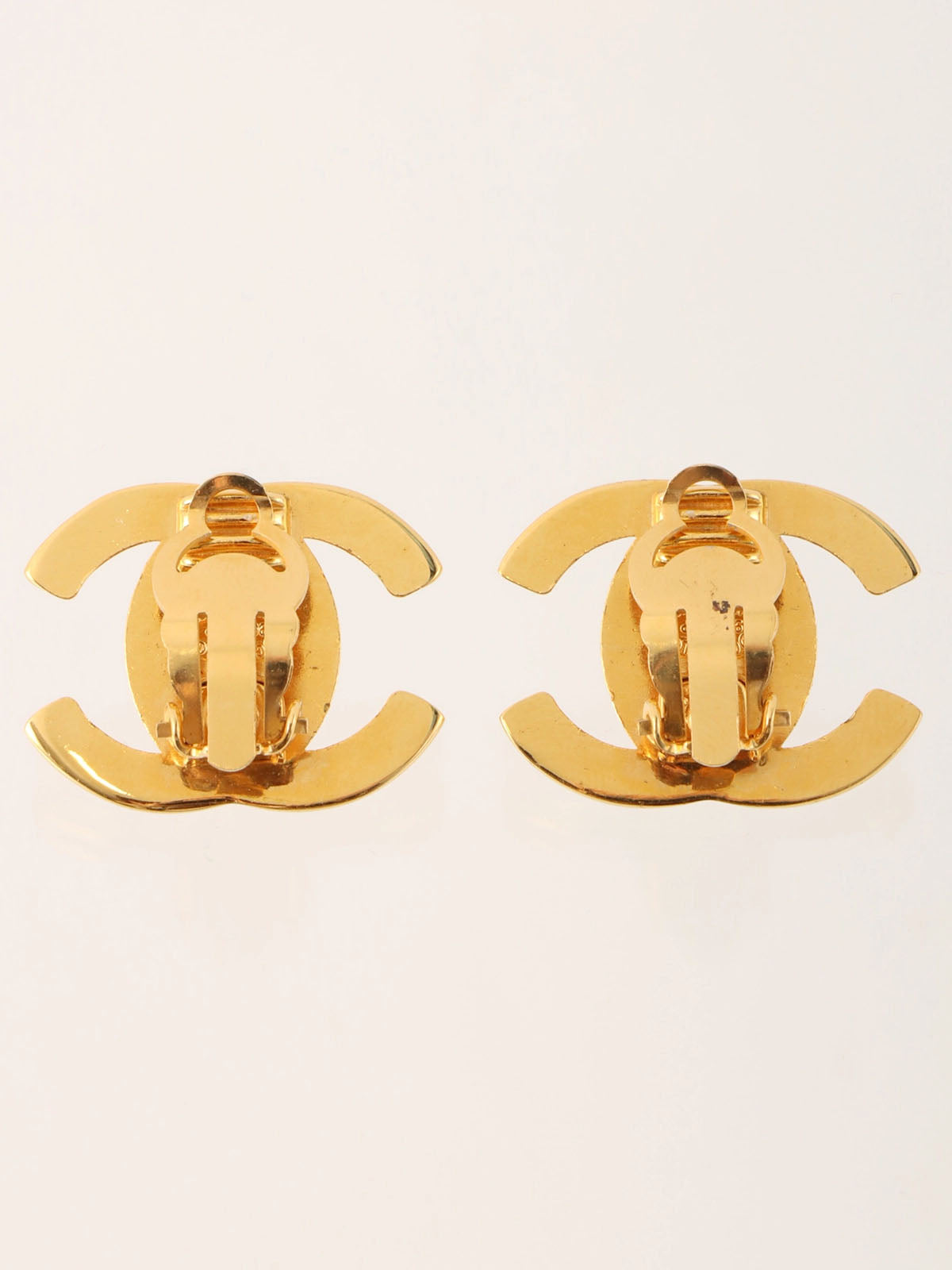 1996 CC Turnlock Earrings Gold