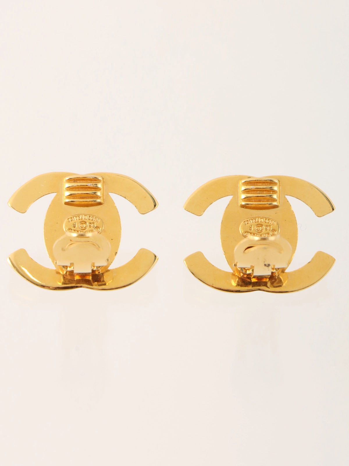 1996 CC Turnlock Earrings Gold