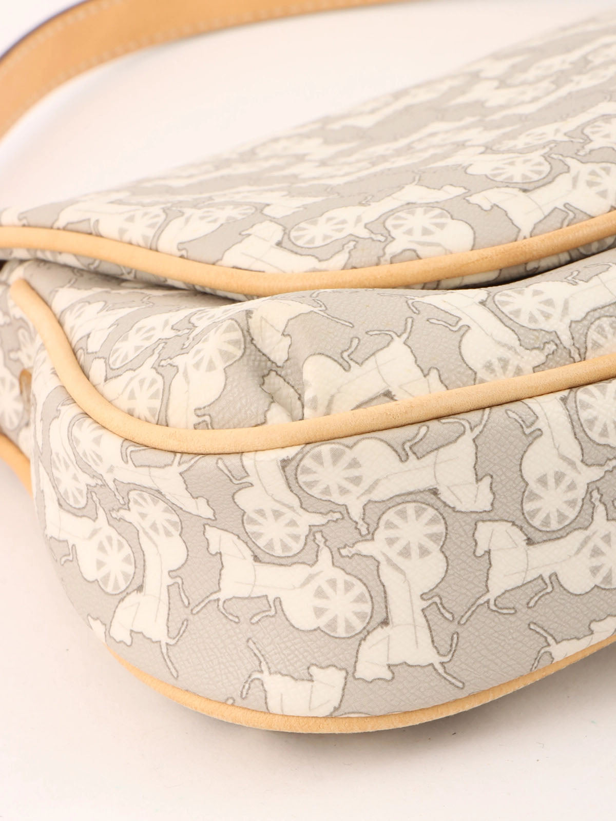 Horse Carriage Pattern Shoulder Bag in Gray/White