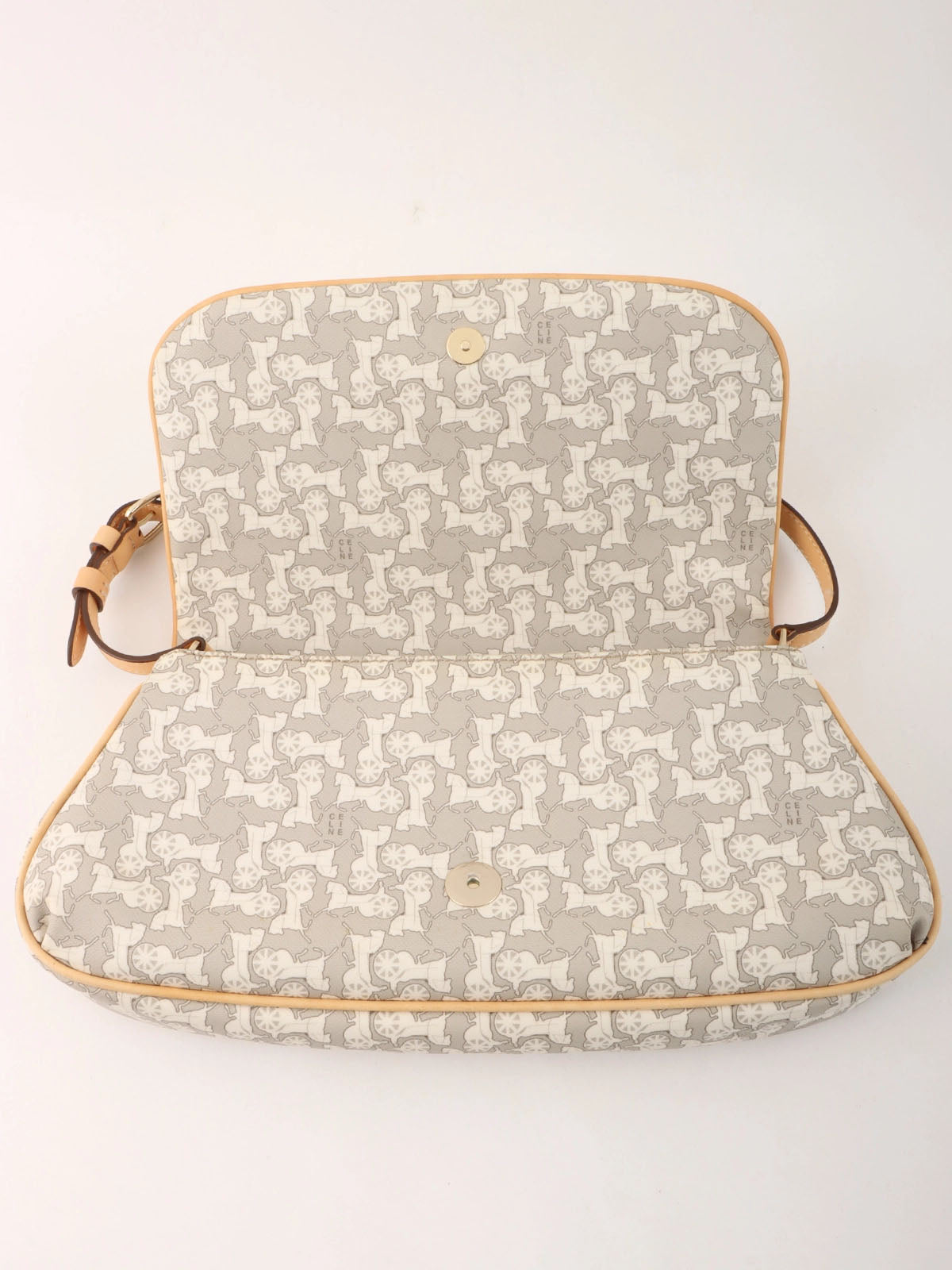 Horse Carriage Pattern Shoulder Bag in Gray/White