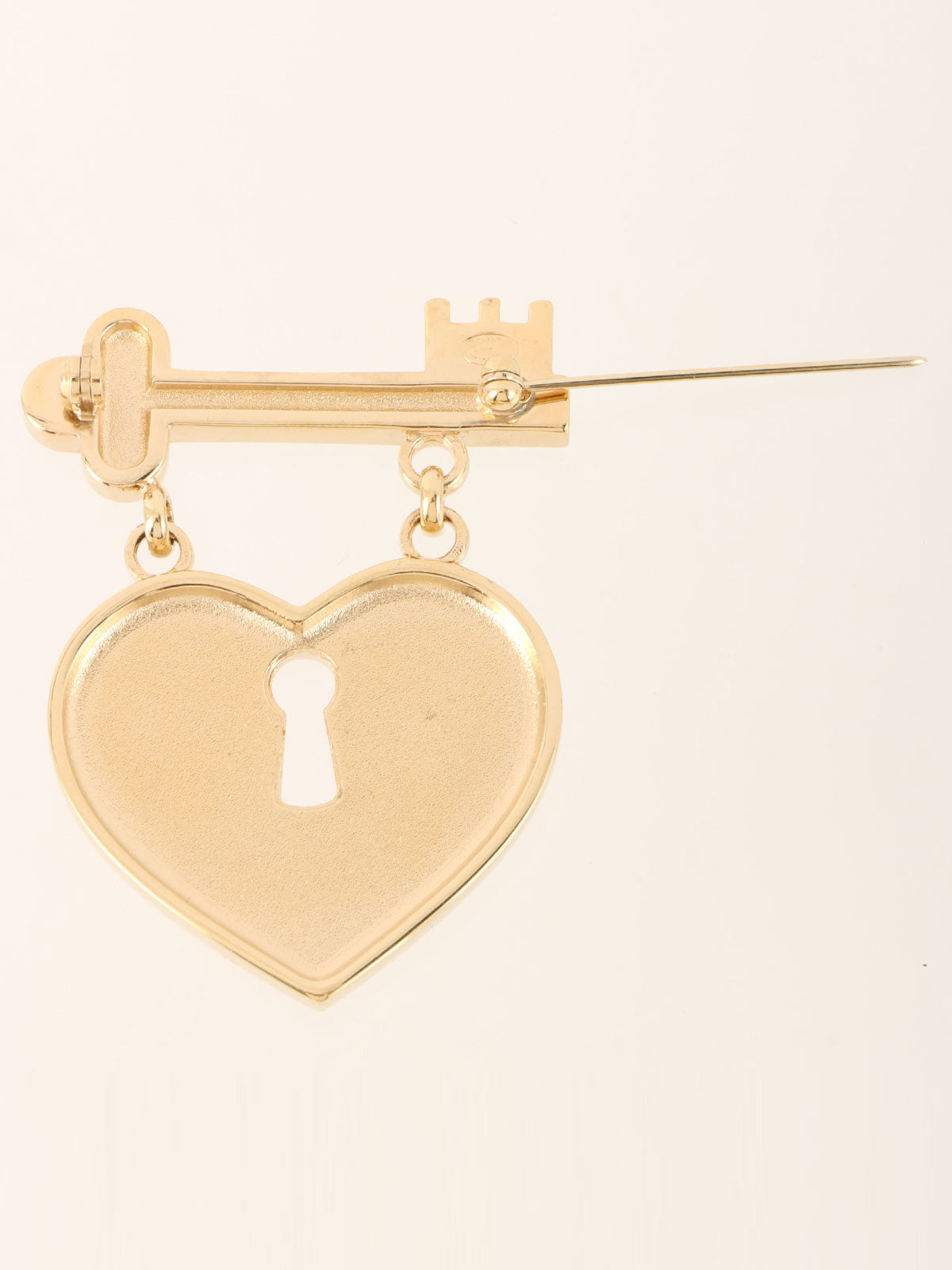 2002 Rhinestone CC Mark Heart Lock Key Brooch Gold/Pink