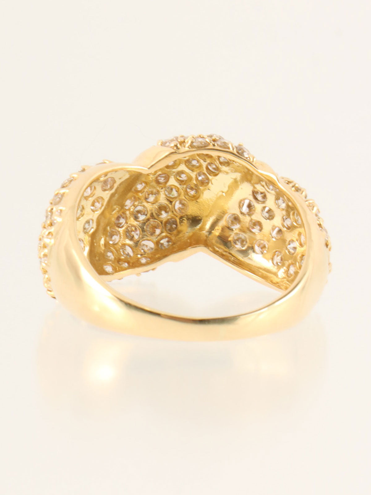 18K Gold Diamond Design Ring