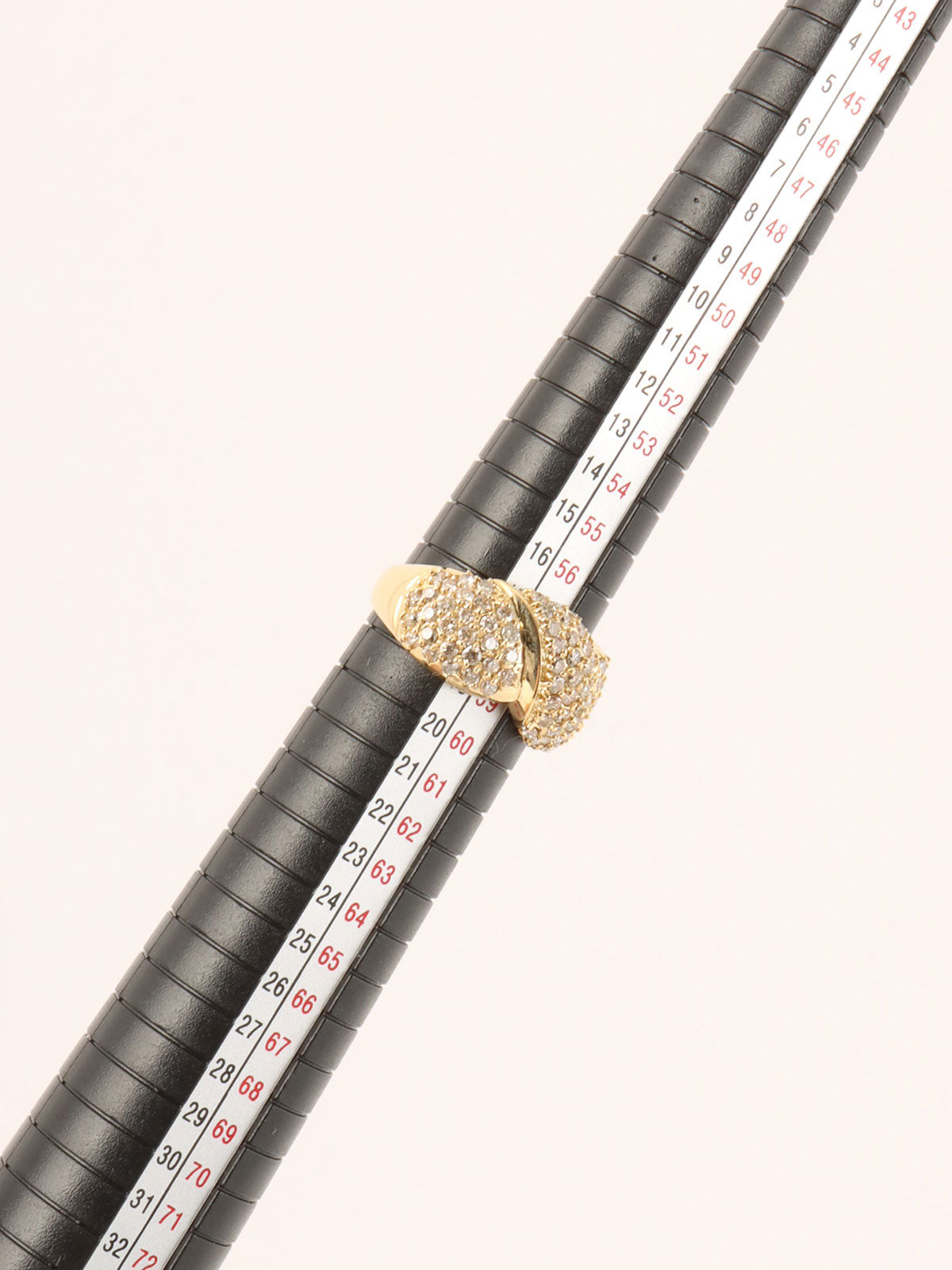 18K Gold Diamond Design Ring