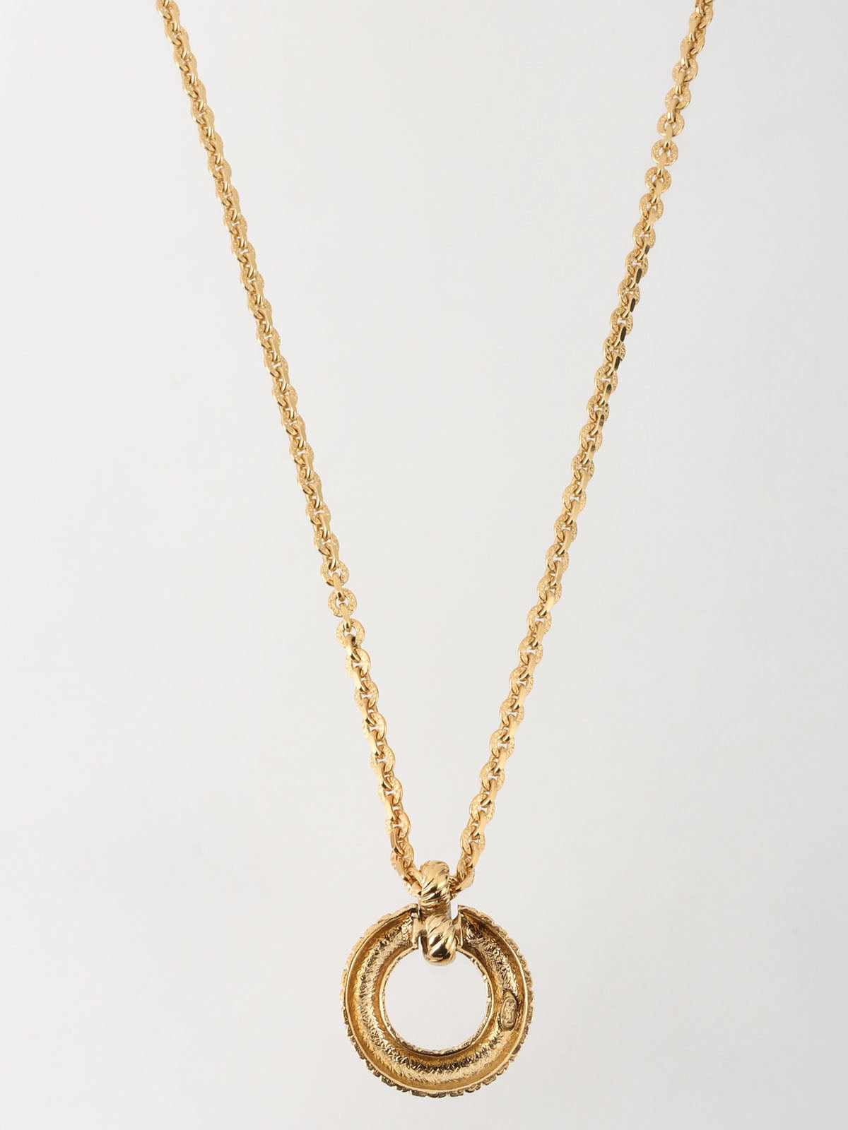 Hoop motif design long necklace in gold