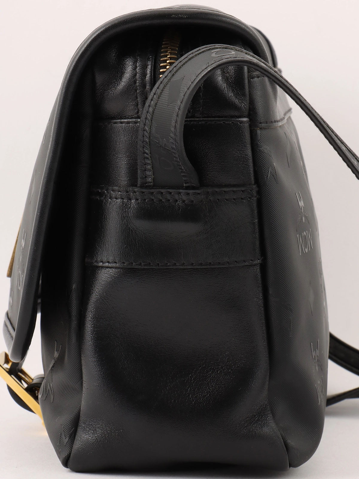 Logo Pattern Messenger Bag in Black