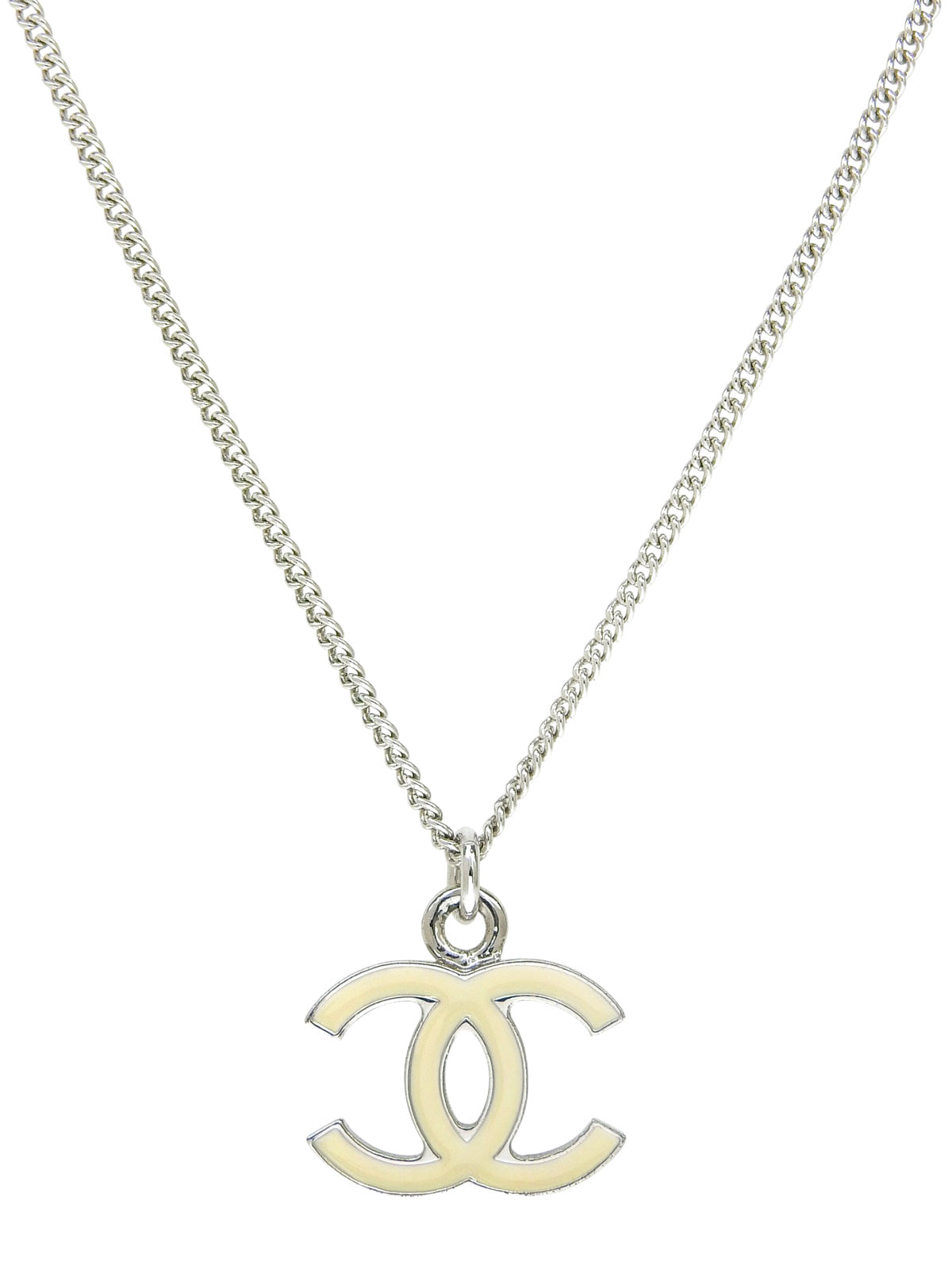 2005 CC Mark Plate Necklace Silver/Ivory