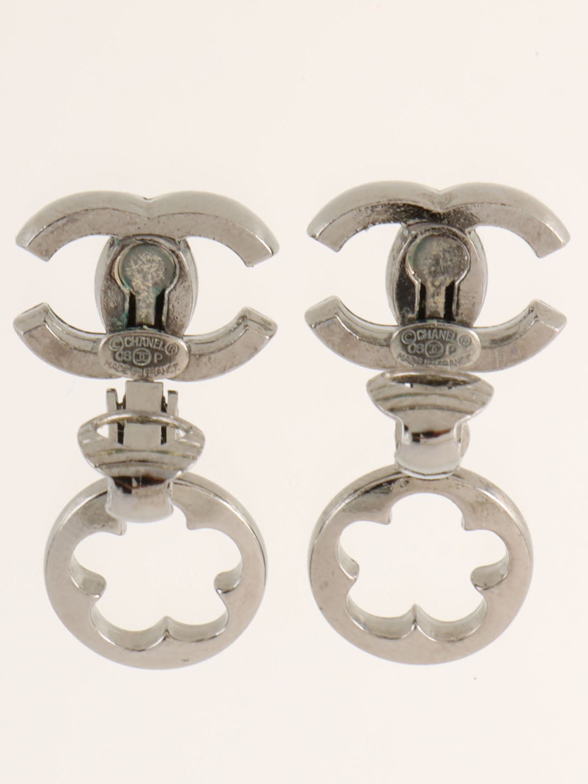 2006 CC Mark Cutout Camellia Earrings Gunmetal