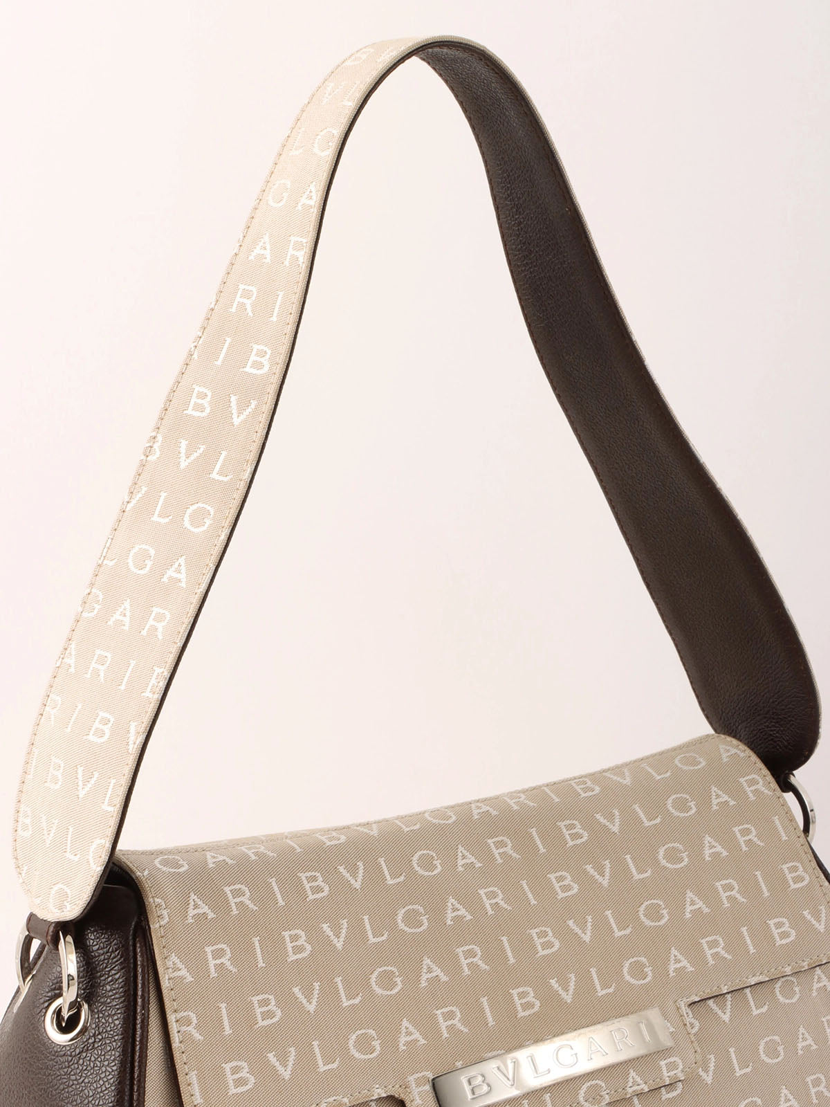 ロゴマニアショルダーバッグ ベージュ/ダークブラウン