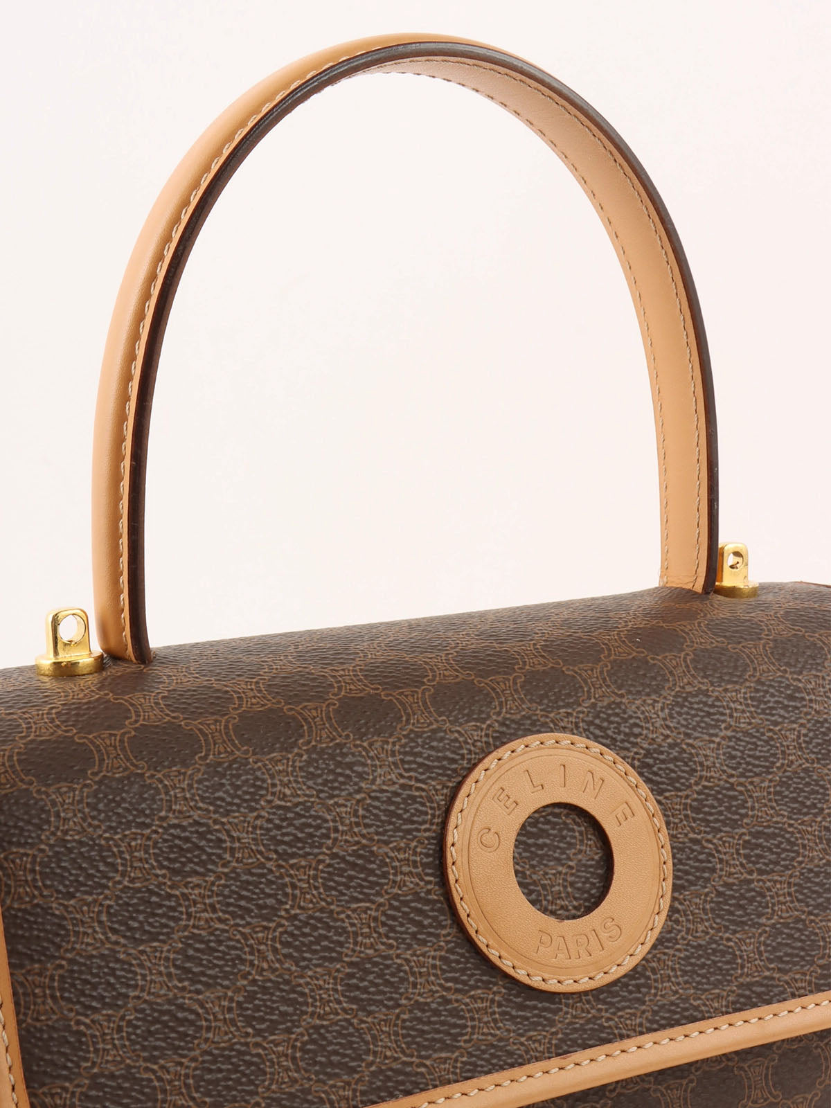 マカダムパターンロゴエンボス2wayバッグ　ブラウン