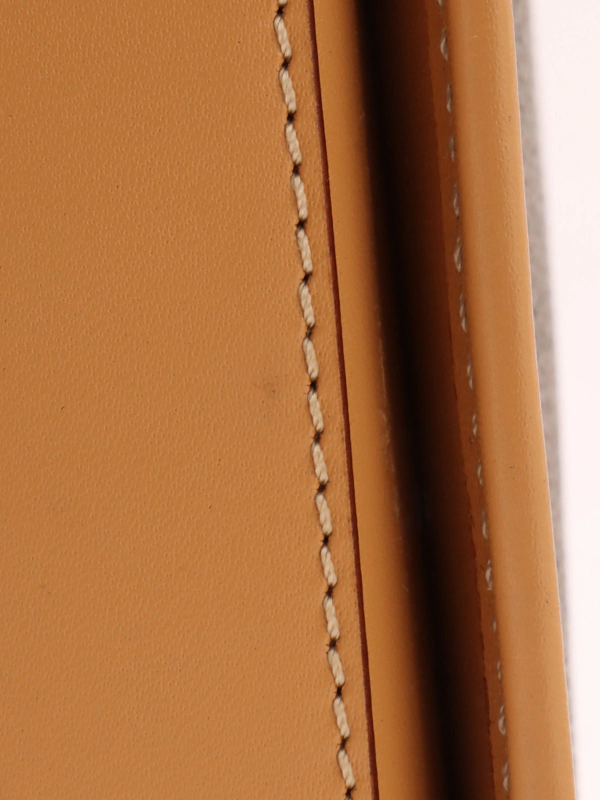 マカダムパターンロゴエンボス2wayバッグ　ブラウン