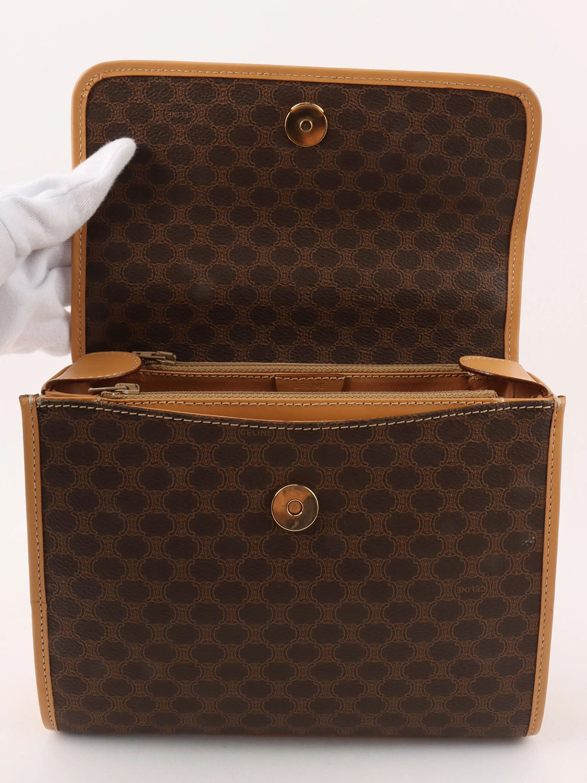 マカダムパターンロゴエンボス2wayバッグ　ブラウン