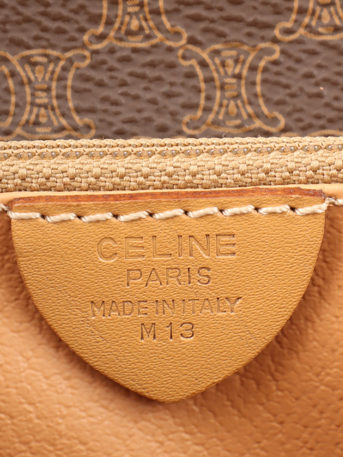 マカダムパターンロゴエンボス2wayバッグ　ブラウン