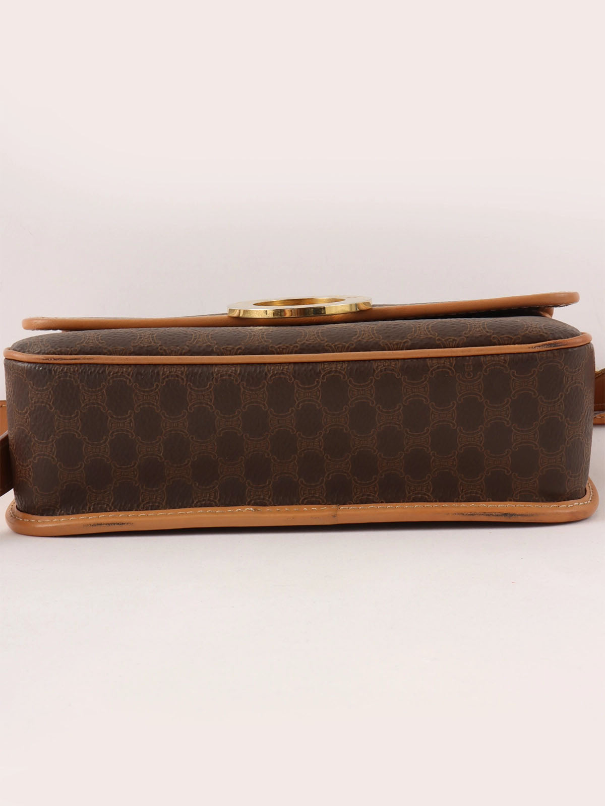 マカダムパターンロゴプレートショルダーバッグ ブラウン