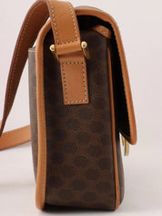 マカダムパターンロゴプレートショルダーバッグ ブラウン