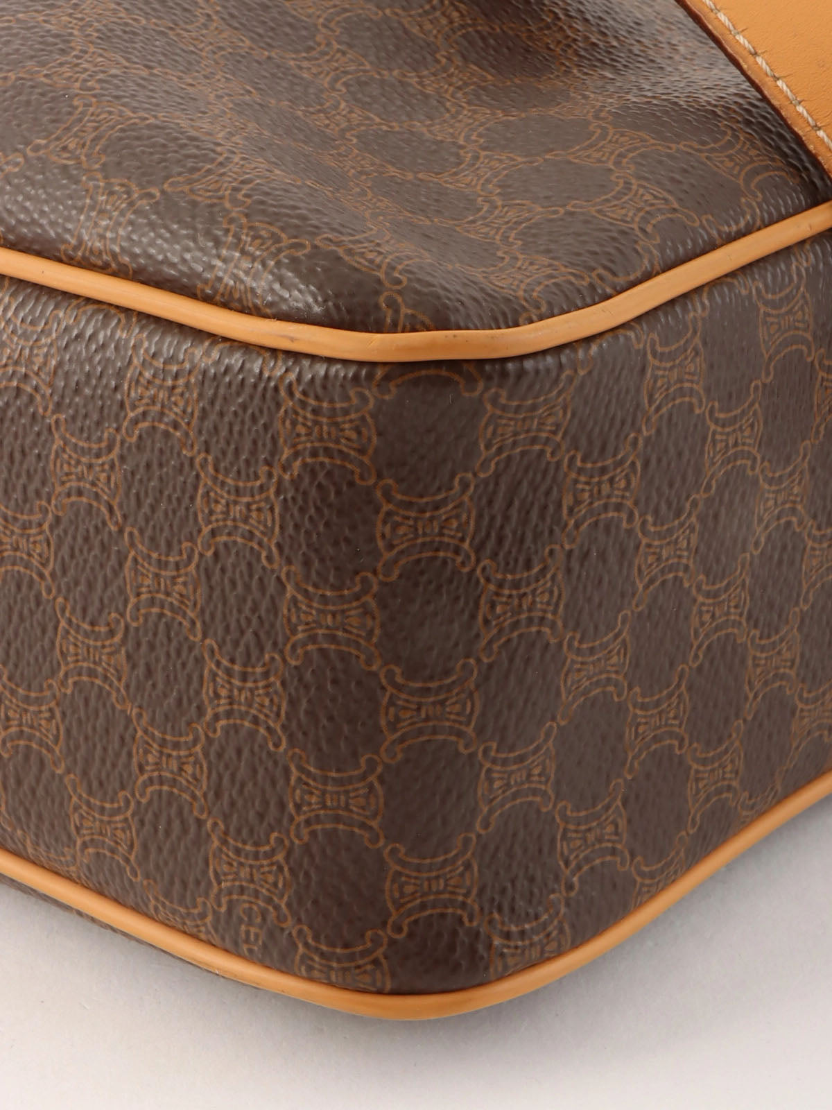 Macadam Pattern Logo Plate Shoulder Bag Brown