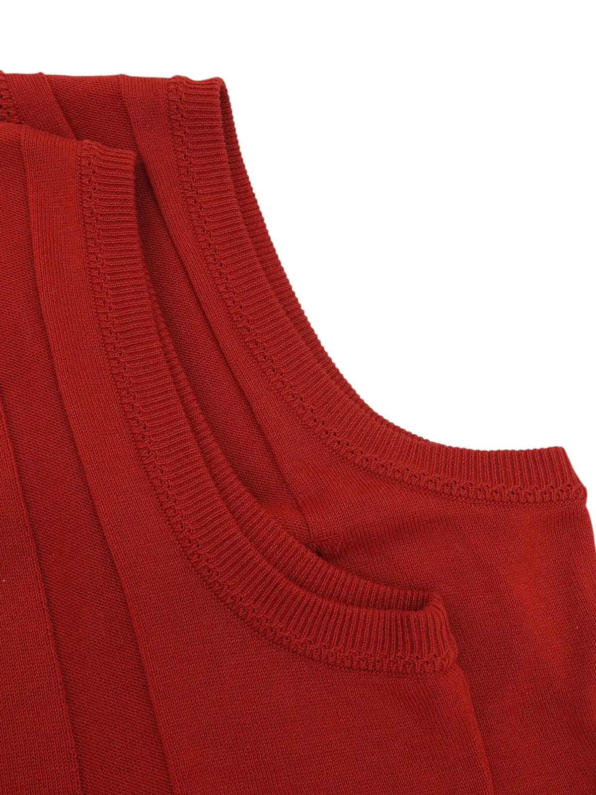 ロゴ刺繍ニットベスト レッド