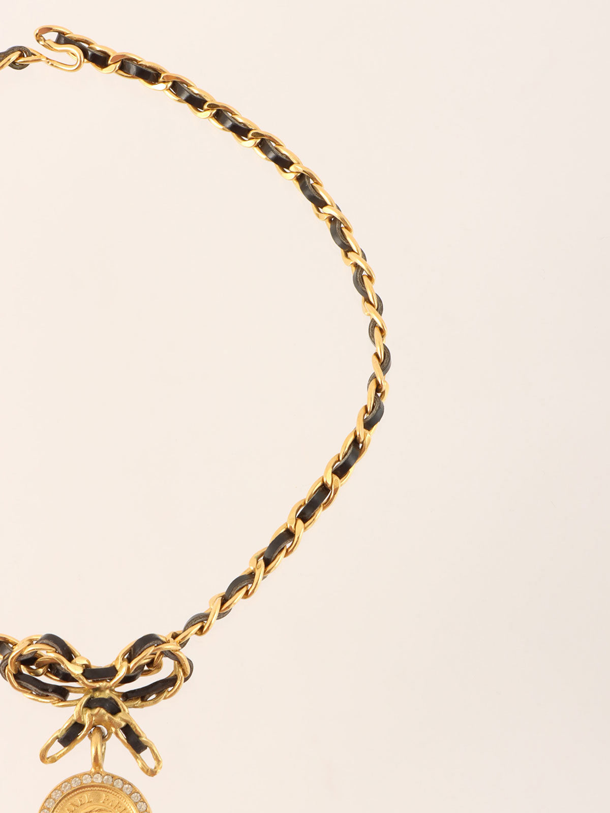 1996 Rhinestone Coin Ribbon Motif Choker in Gold/Black