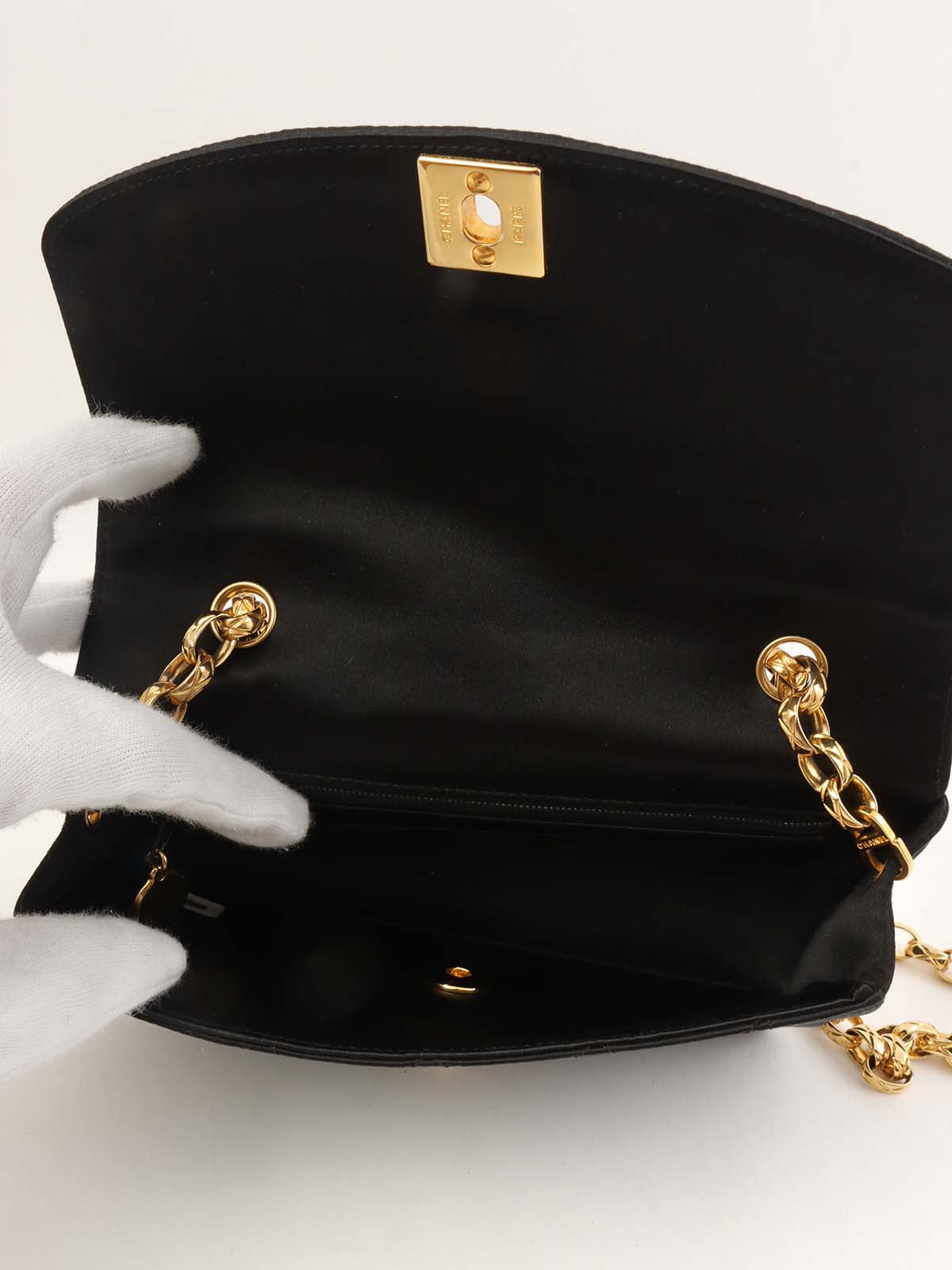 1990年頃製 サテンダイアナフラップビジューチェーンショルダーバッグ20cm ブラック