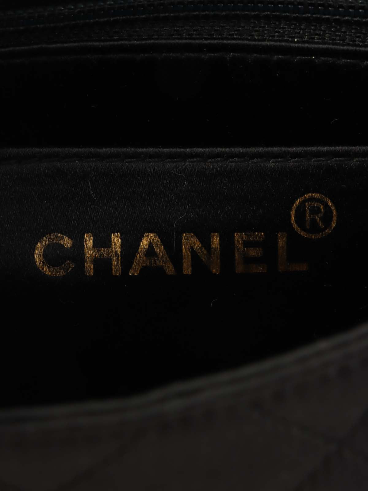 1990年代缎面戴安娜翻盖珠宝链条单肩包 20厘米 黑色