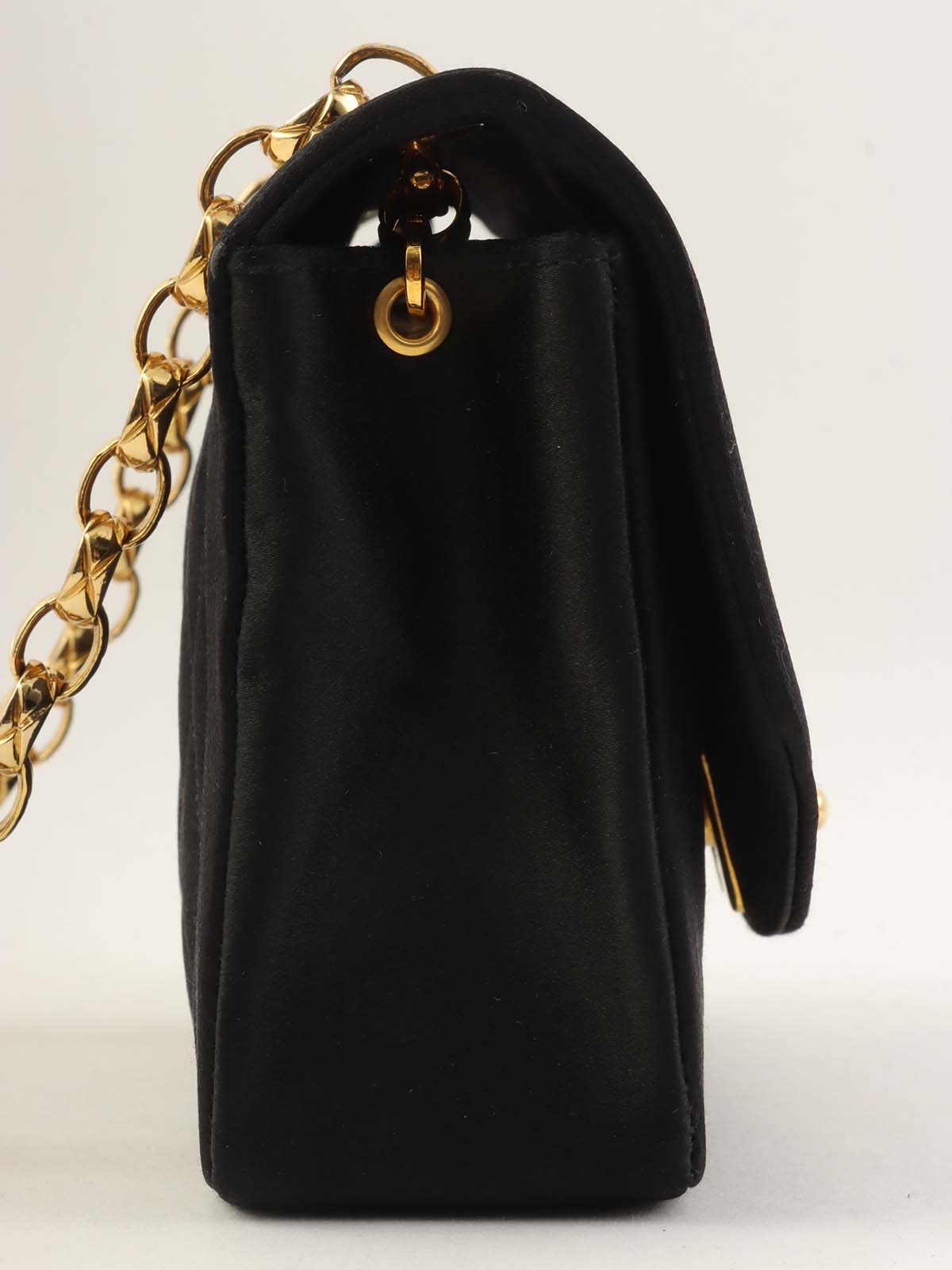 1990年頃製 サテンダイアナフラップビジューチェーンショルダーバッグ20cm ブラック