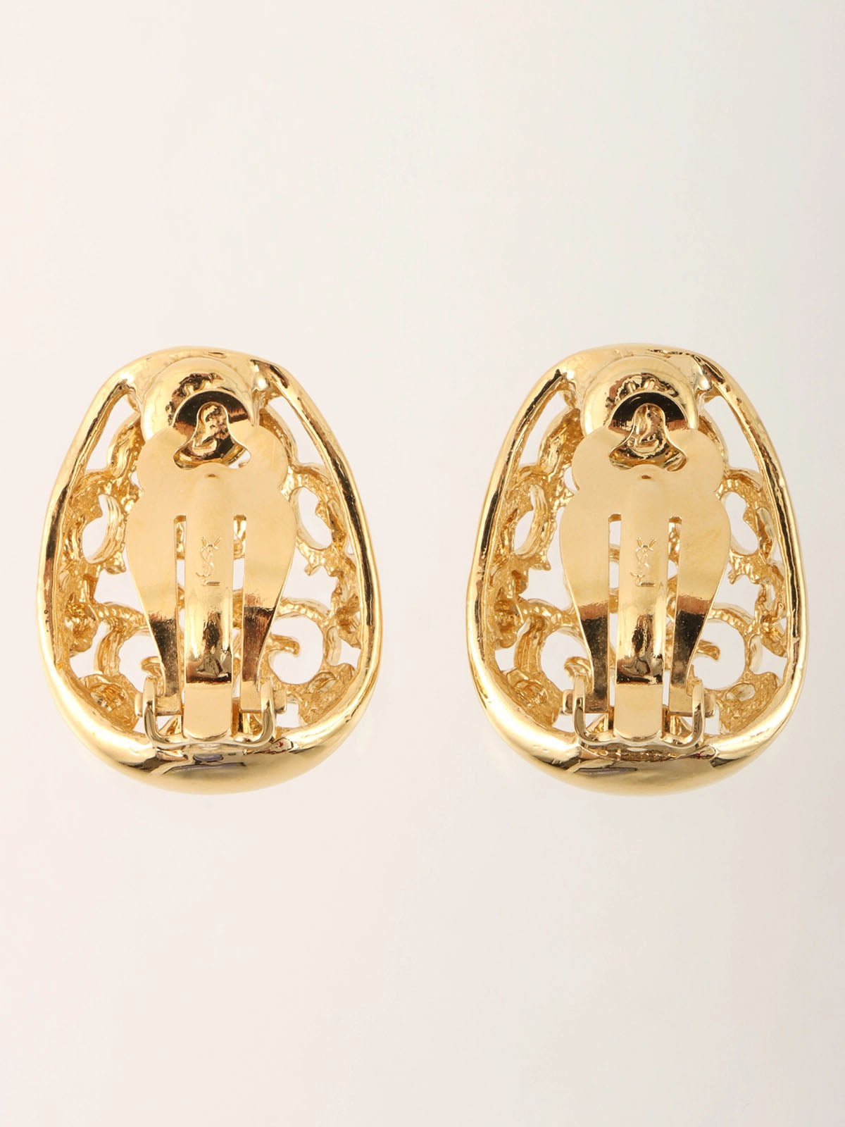 Design Cutout Earrings Gold