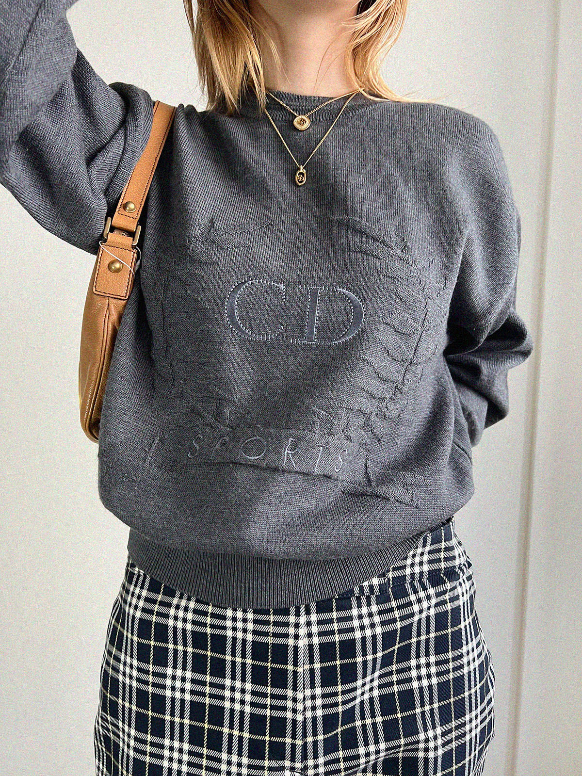 ロゴ刺繍長袖ニットトップス グレー