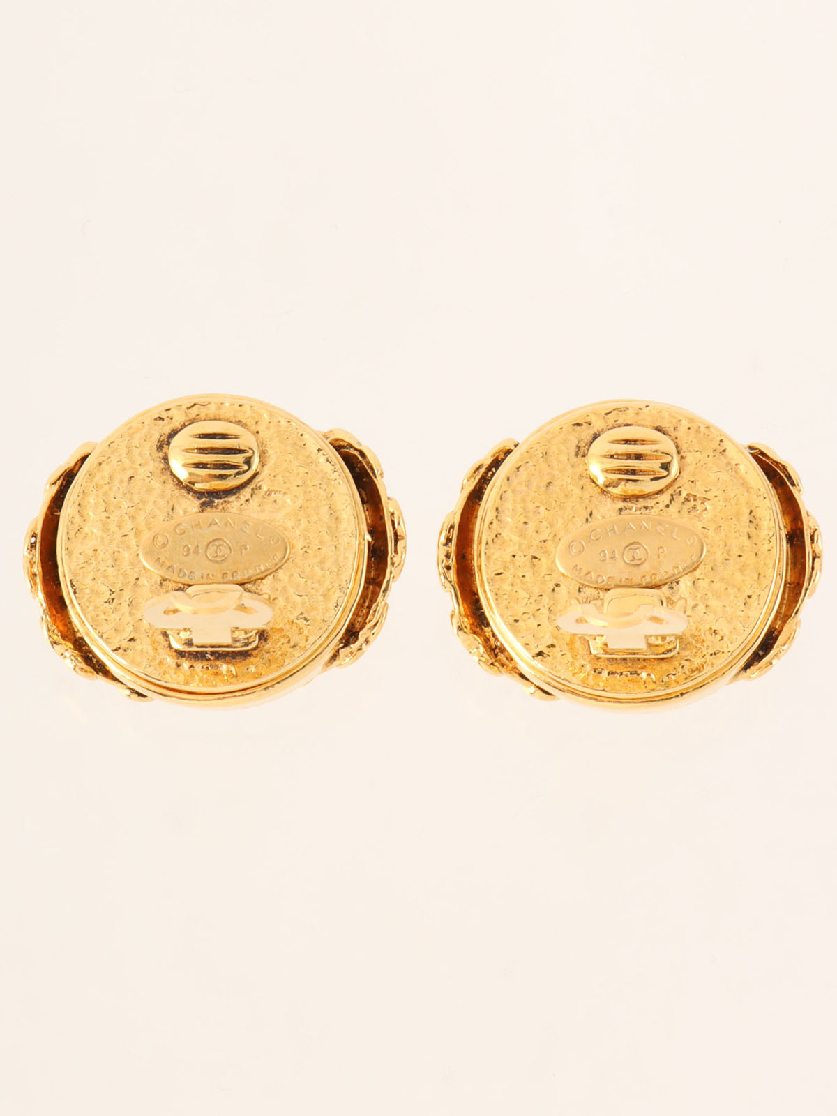 1994 Round Pearl CC Mark Earrings in Gold