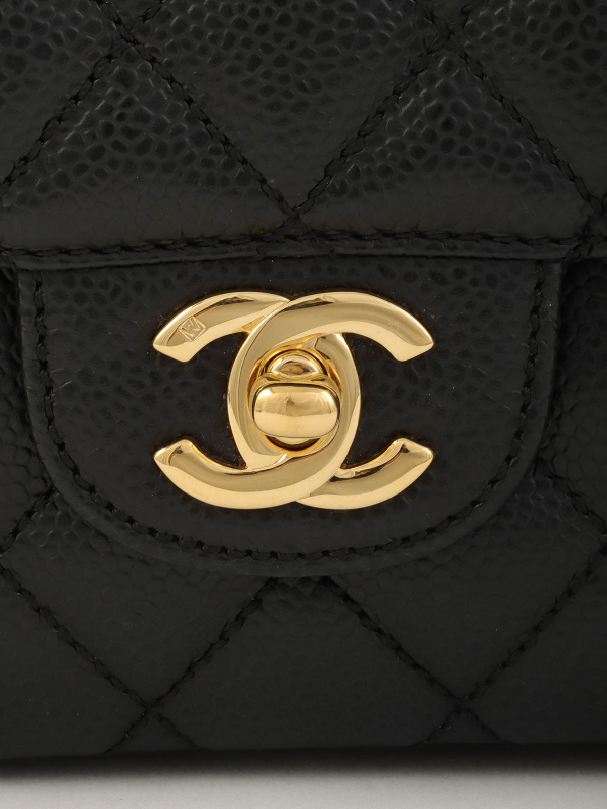 2005年頃製 キャビアスキンイーストウェストチェーンバッグ ブラック