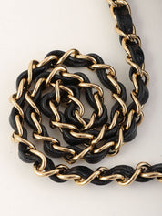 2005年頃製 キャビアスキンイーストウェストチェーンバッグ ブラック