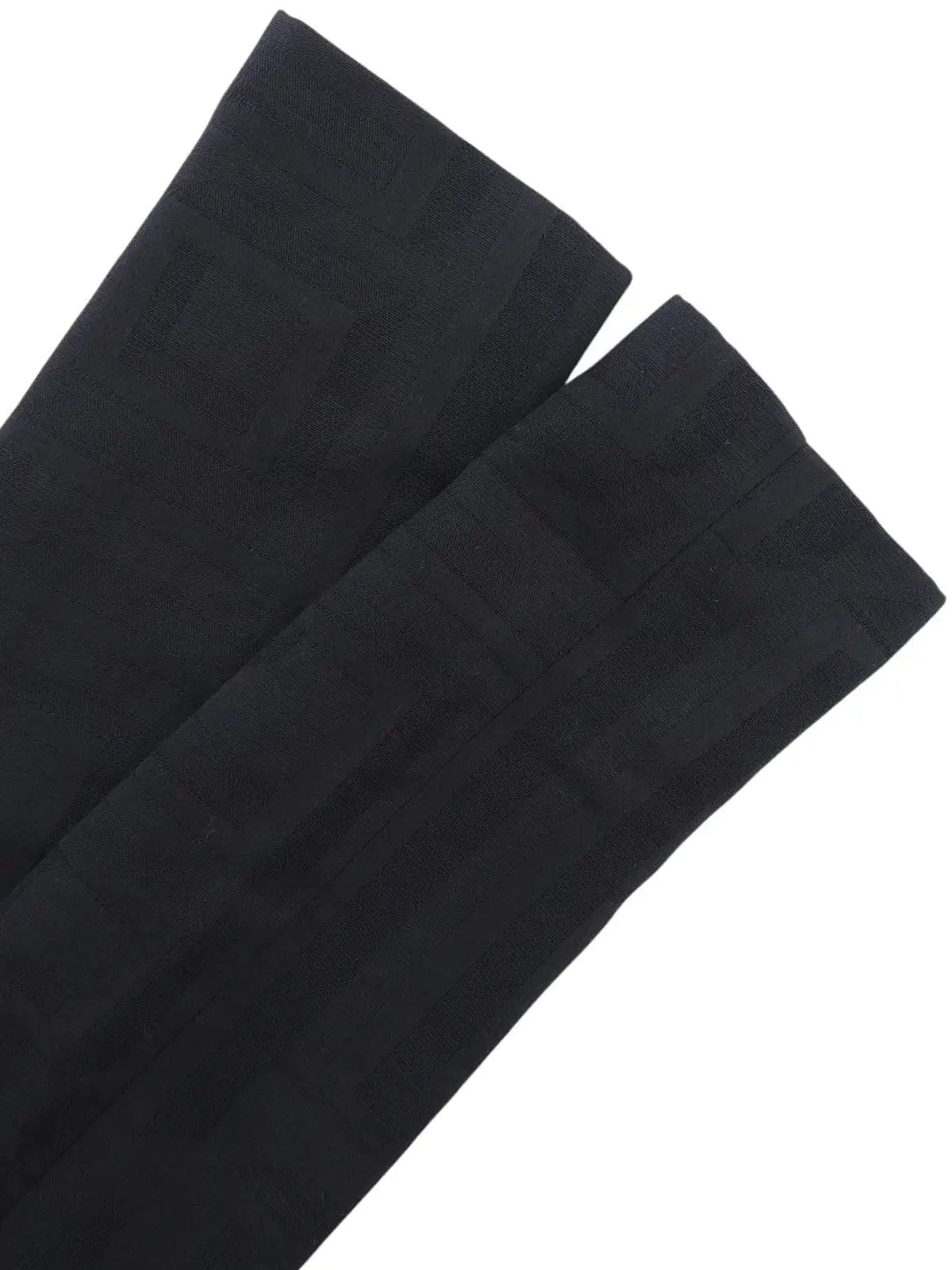 Spiral Pattern Set Up in Black