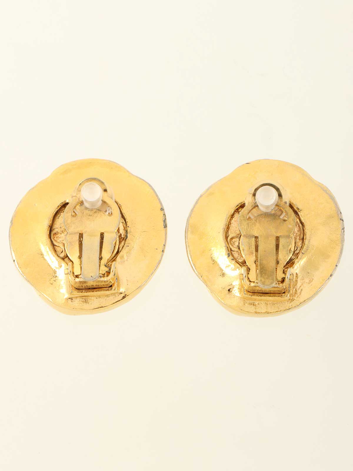 Round Logo CC Mark Earrings Gold